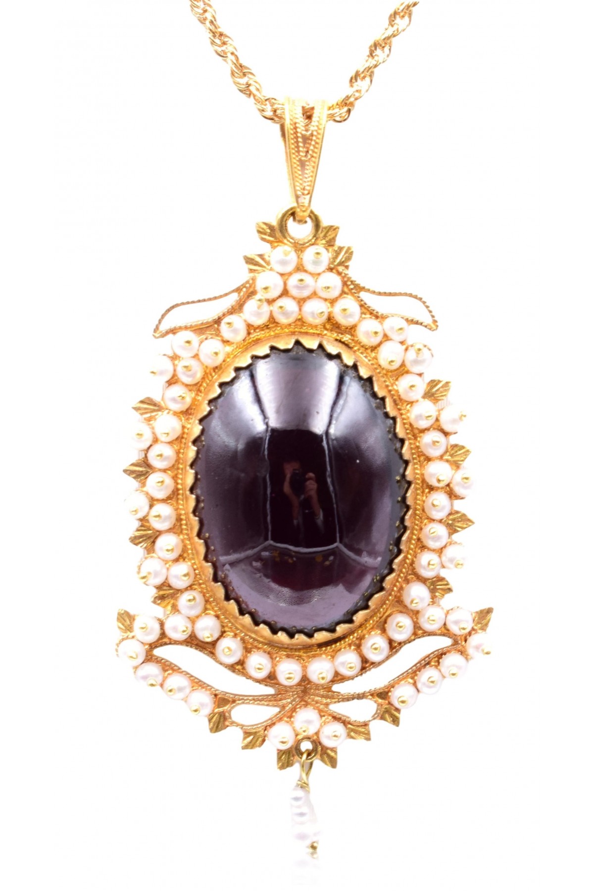 Collana imperlato con granato cabochon